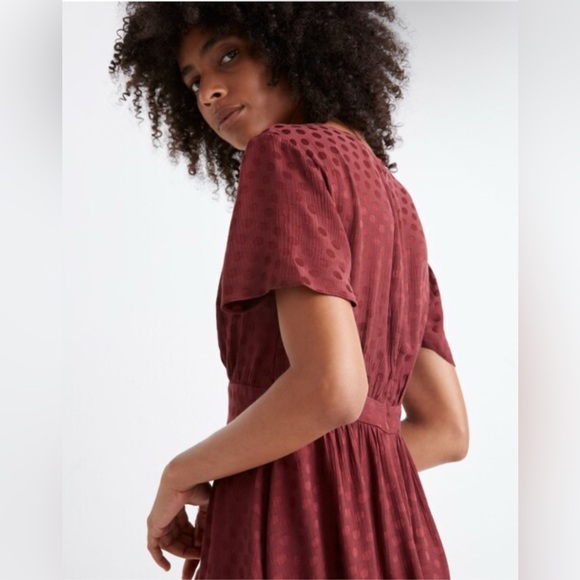 Madewell | V-Neck Fit-and-Flare Dress in Dot Jacquard - Picture 2 of 9
